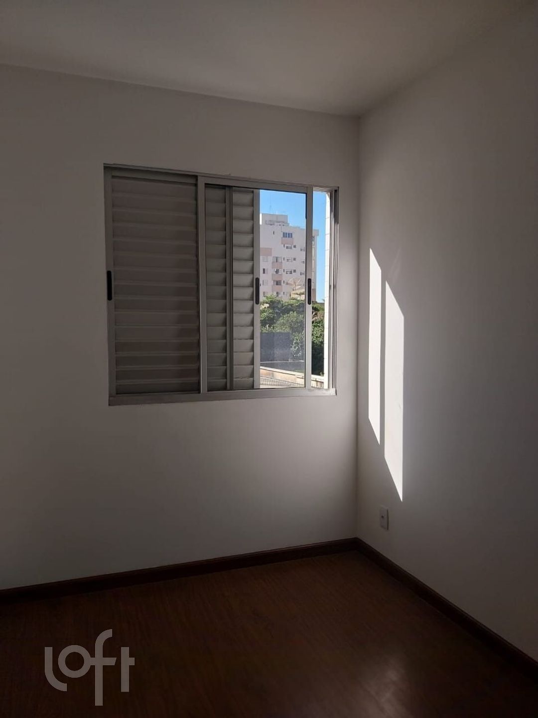 Apartamento à venda com 3 quartos, 90m² - Foto 4