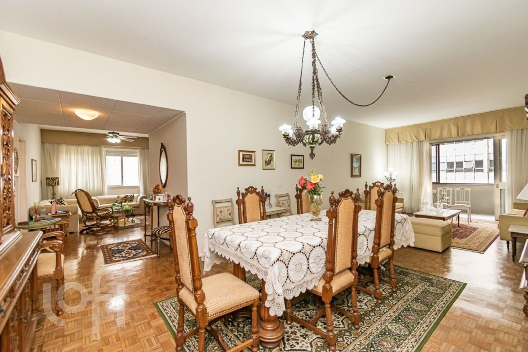 Apartamento com 217m², 3 dormitórios, 1 suíte, 2 vagas, Independência em Porto Alegre