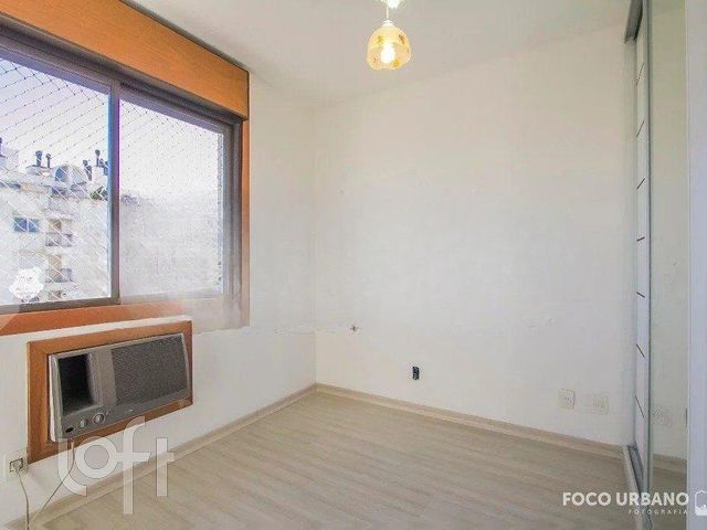 Apartamento com 111m², 3 dormitórios, 1 suíte, 2 vagas, Menino Deus em Porto Alegre