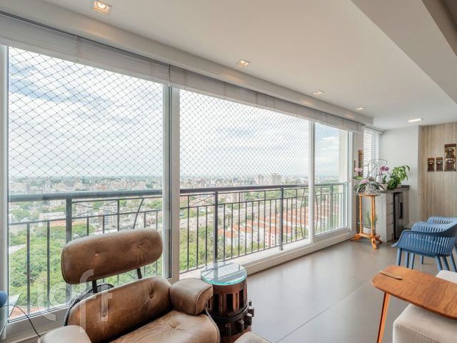 Apartamento com 120m², 3 dormitórios, 1 suíte, 2 vagas, Jardim Europa em Porto Alegre