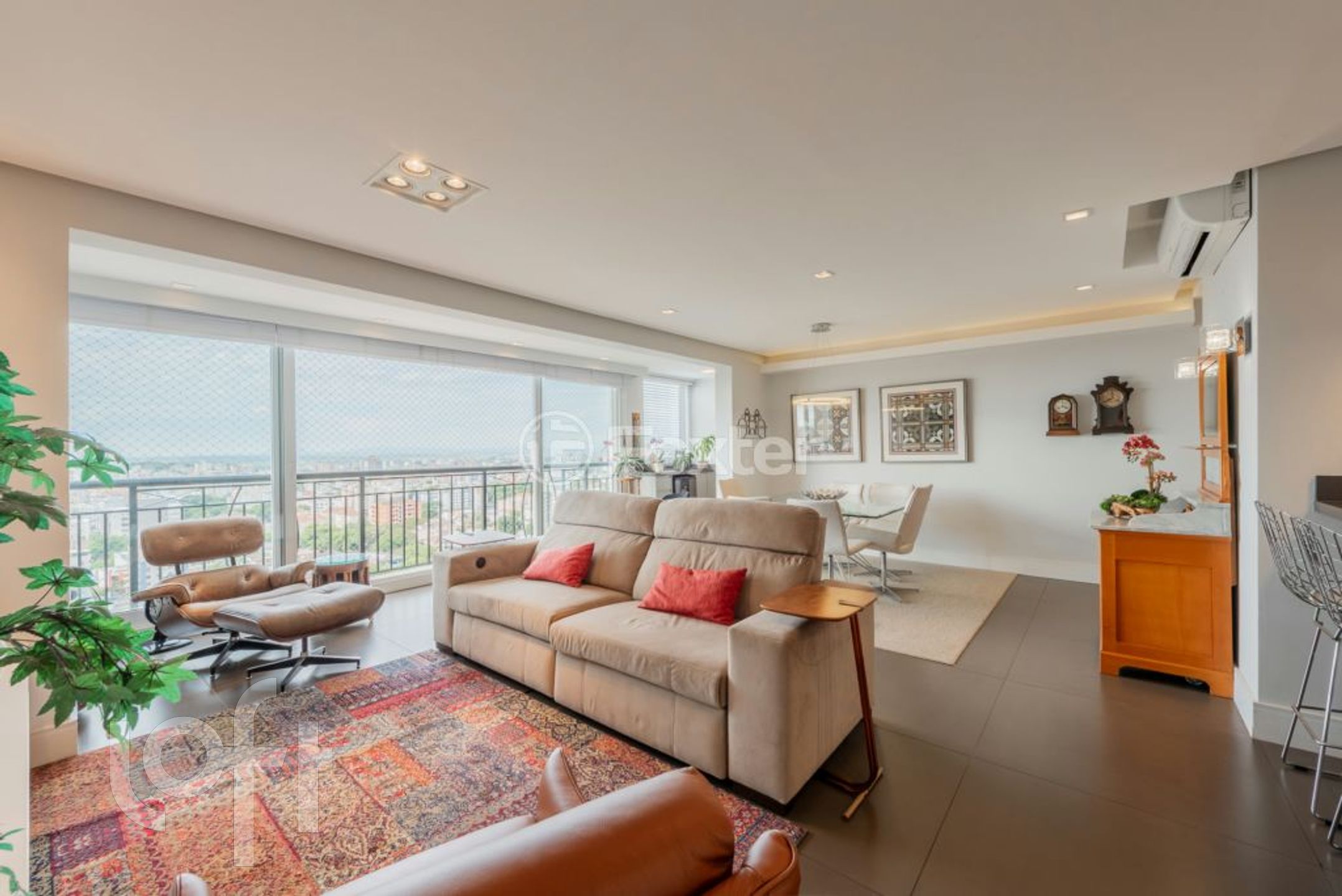 Apartamento com 120m², 3 dormitórios, 1 suíte, 2 vagas, Jardim Europa em Porto Alegre