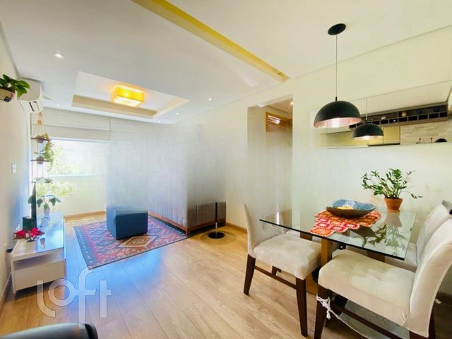 Apartamento com 61m², 2 dormitórios, 1 suíte, 2 vagas, Petrópolis em Porto Alegre