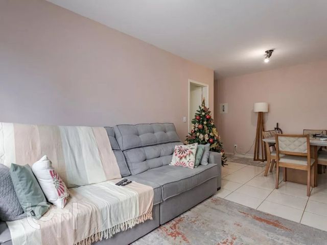 Apartamento com 89m², 3 dormitórios, 2 vagas, São João em Porto Alegre