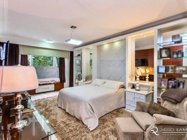 Casa em Condomínio com 431m², 3 dormitórios, 3 suítes, 4 vagas, Três Figueiras em Porto Alegre
