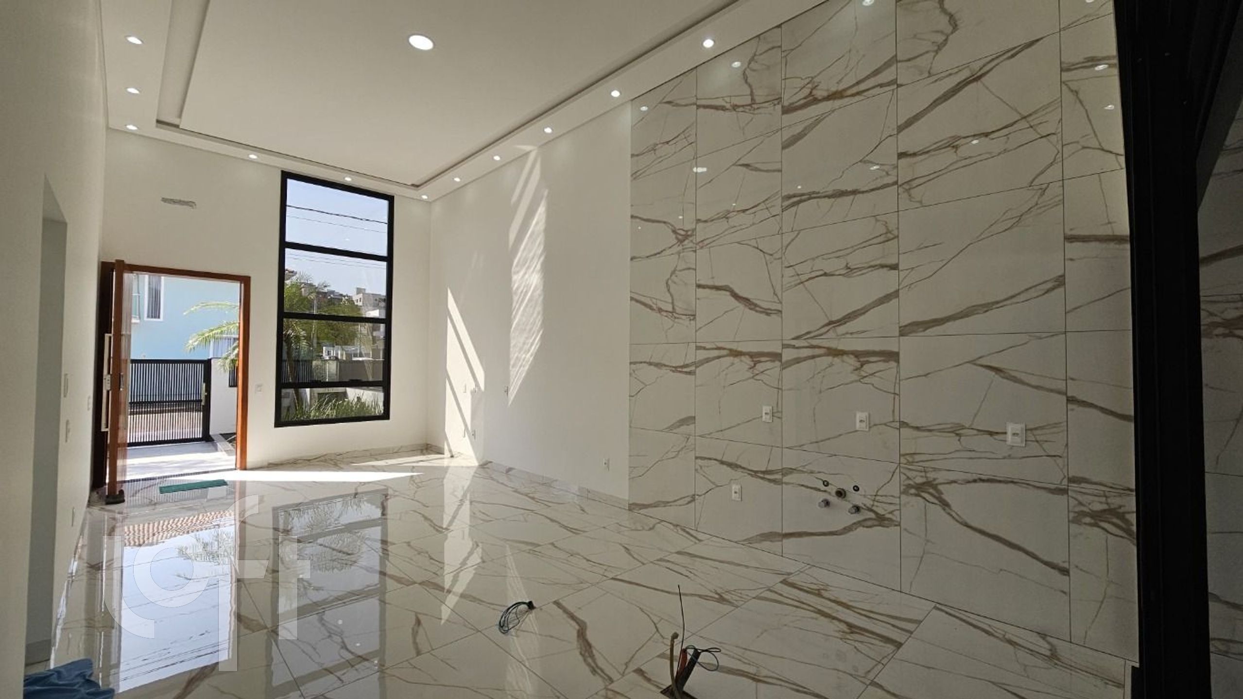 Casa à venda em Forquilhas com 112 m², 2 quartos, 1 suíte, 2 vagas