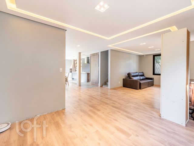 Casa com 190m², 3 dormitórios, 1 vaga, Jardim Botânico em Porto Alegre