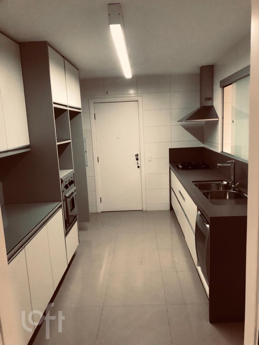 Apartamento à venda com 3 quartos, 170m² - Foto 2