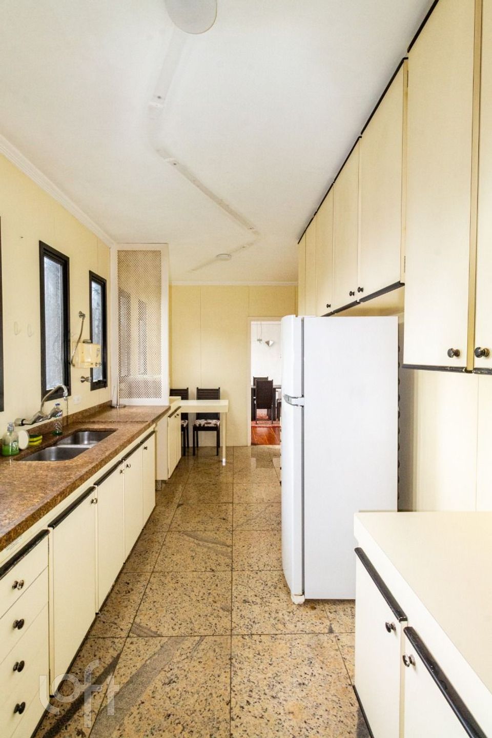 Apartamento à venda com 3 quartos, 186m² - Foto 9