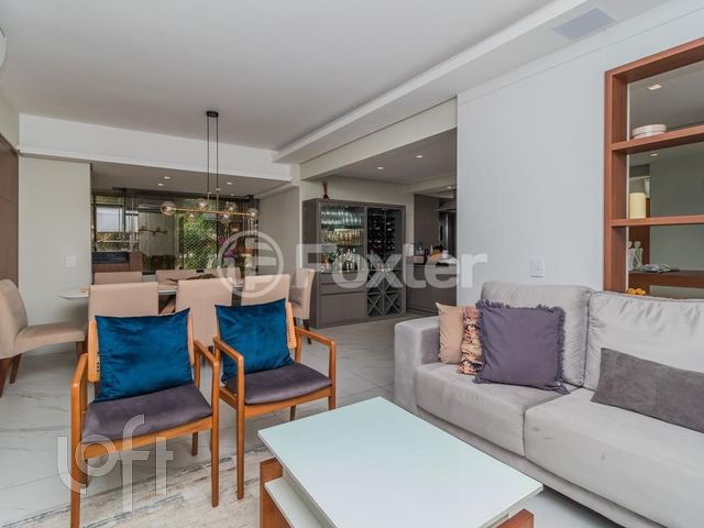 Apartamento com 109m², 3 dormitórios, 1 suíte, 1 vaga, Cristo Redentor em Porto Alegre