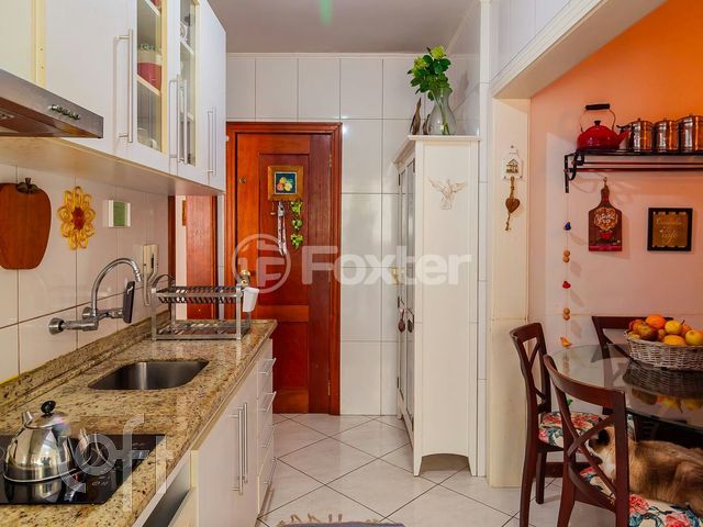 Apartamento com 100m², 3 dormitórios, 1 suíte, 1 vaga, Moinhos de Vento em Porto Alegre