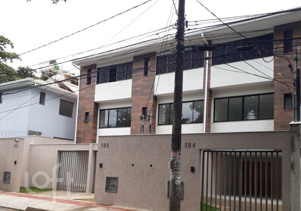 Casa à venda com 3 quartos, 145m² - Foto 1