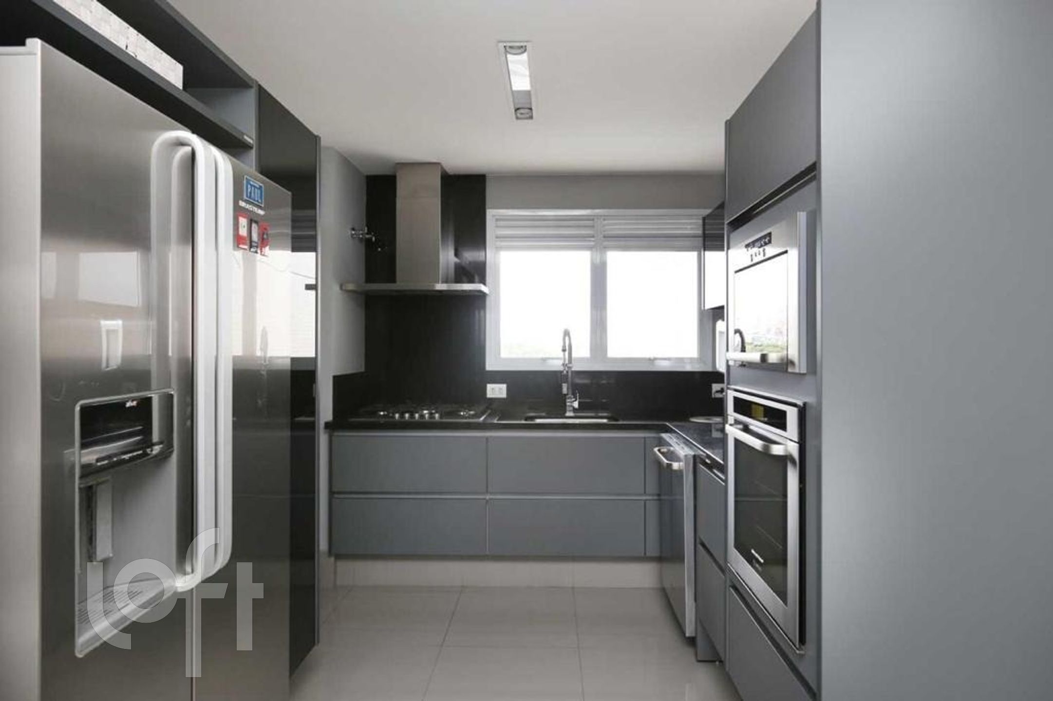 Apartamento à venda com 3 quartos, 210m² - Foto 18