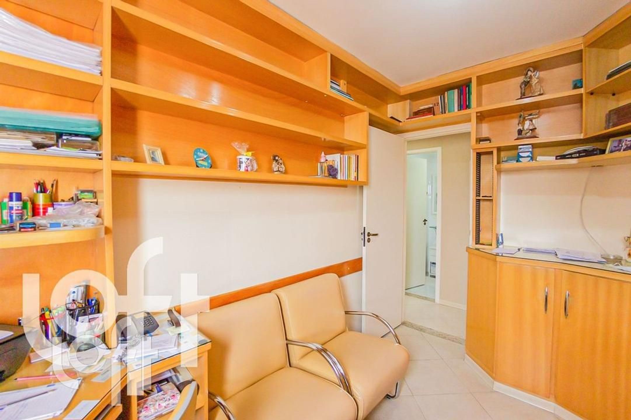 Apartamento à venda com 3 quartos, 75m² - Foto 1