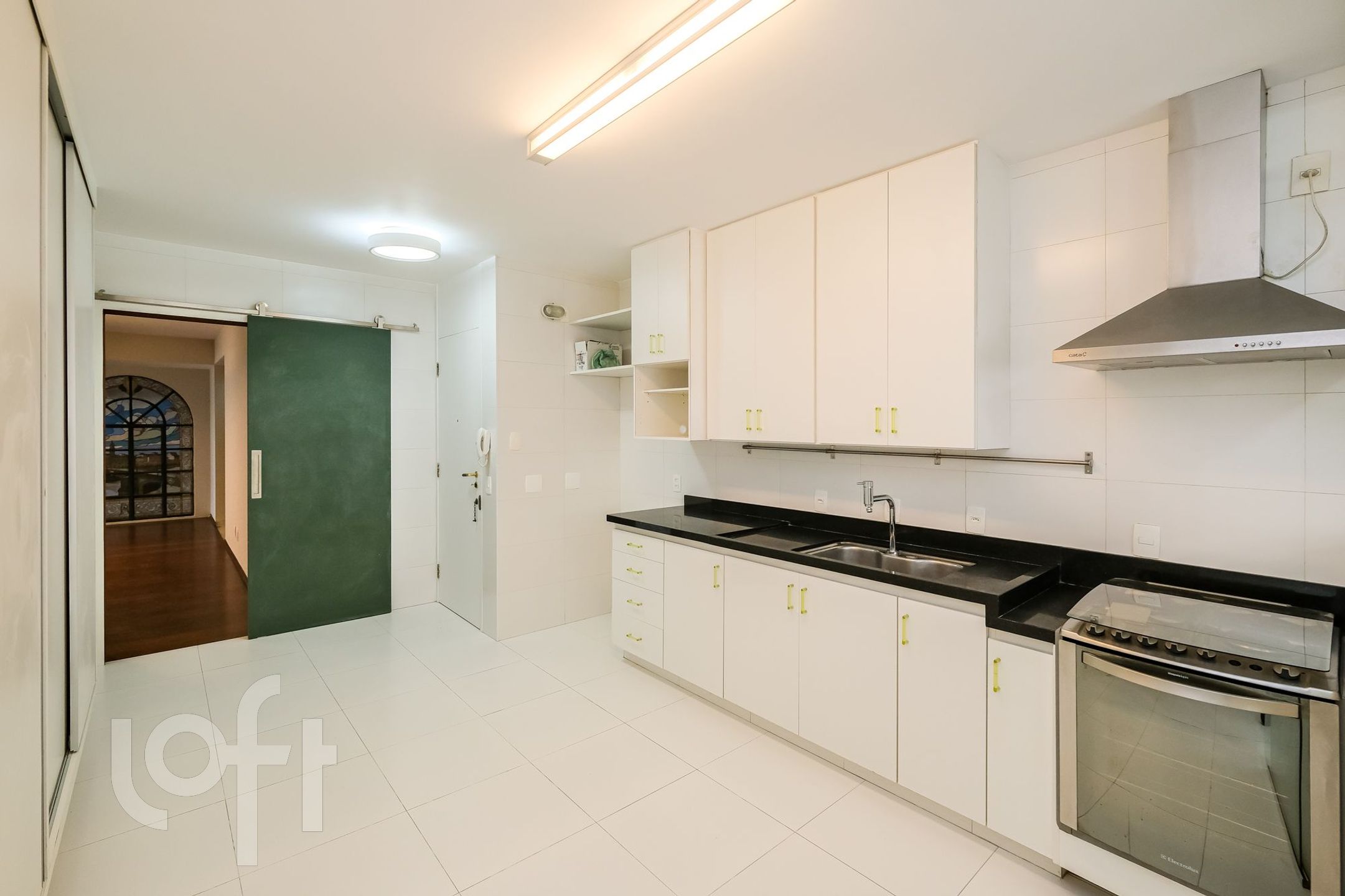 Apartamento à venda com 3 quartos, 185m² - Foto 4