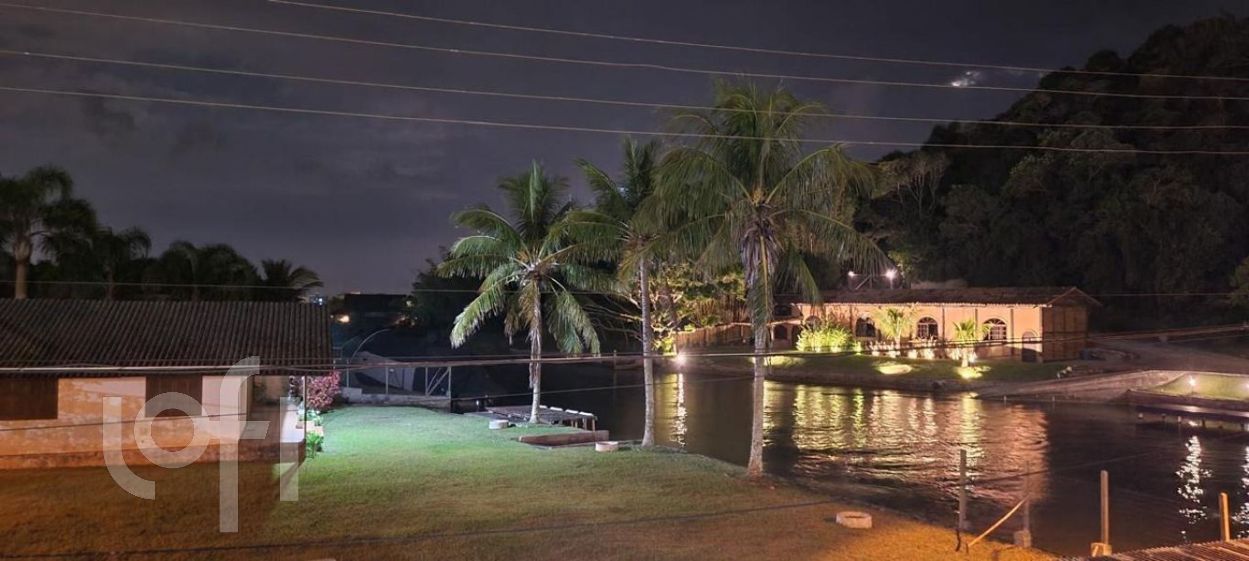 Casa à venda em Barra da Lagoa com 400 m², 4 quartos, 4 suítes