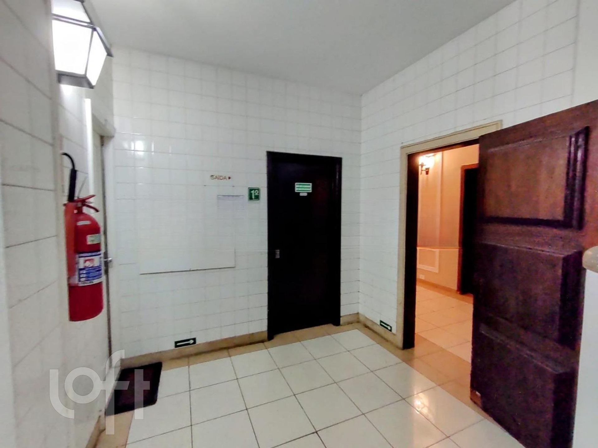 Apartamento à venda com 3 quartos, 220m² - Foto 9