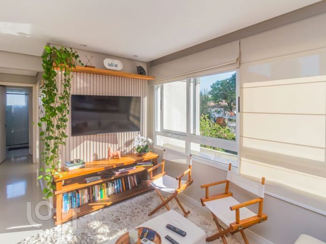 Apartamento com 68m², 2 dormitórios, 1 suíte, 1 vaga, Petrópolis em Porto Alegre