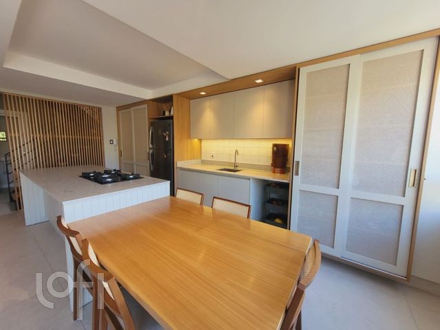 Apartamento com 217m², 3 dormitórios, 2 suítes, 2 vagas, Chácara das Pedras em Porto Alegre