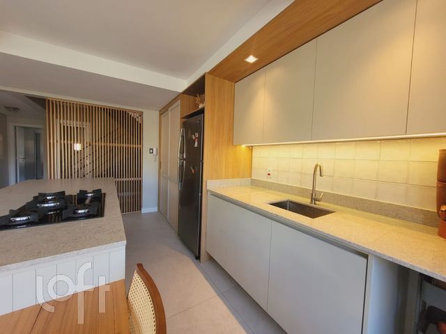 Apartamento com 217m², 3 dormitórios, 2 suítes, 2 vagas, Chácara das Pedras em Porto Alegre