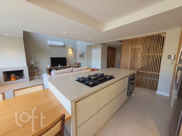 Apartamento com 217m², 3 dormitórios, 2 suítes, 2 vagas, Chácara das Pedras em Porto Alegre