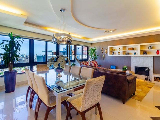 Apartamento com 157m², 3 dormitórios, 3 suítes, 2 vagas, Rio Branco em Porto Alegre