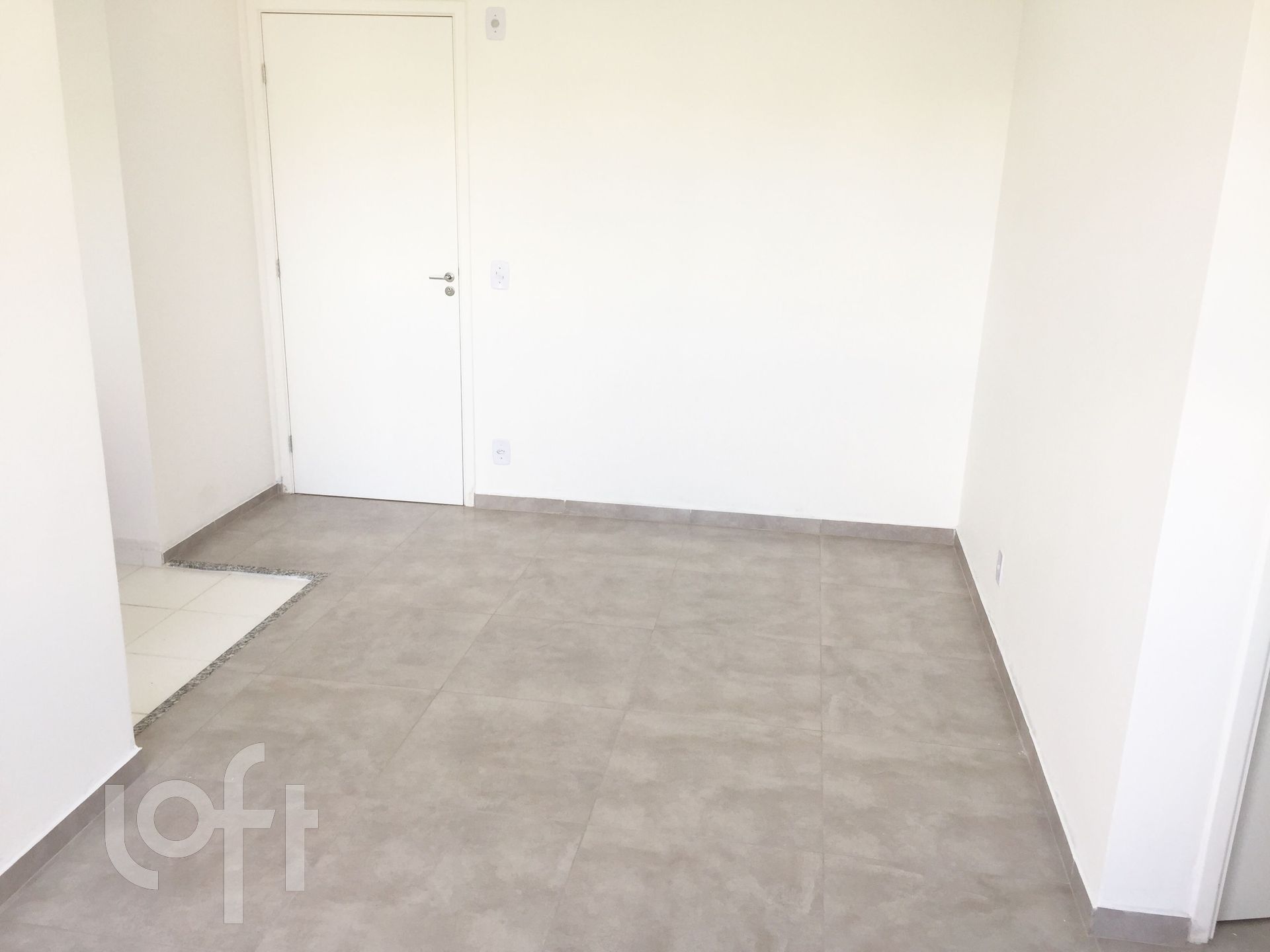 Apartamento à venda com 2 quartos, 44m² - Foto 1