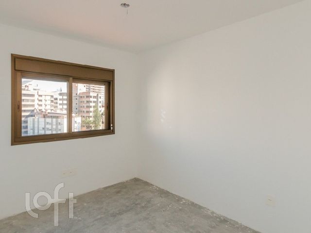 Apartamento com 123m², 3 dormitórios, 1 suíte, 2 vagas, Petrópolis em Porto Alegre