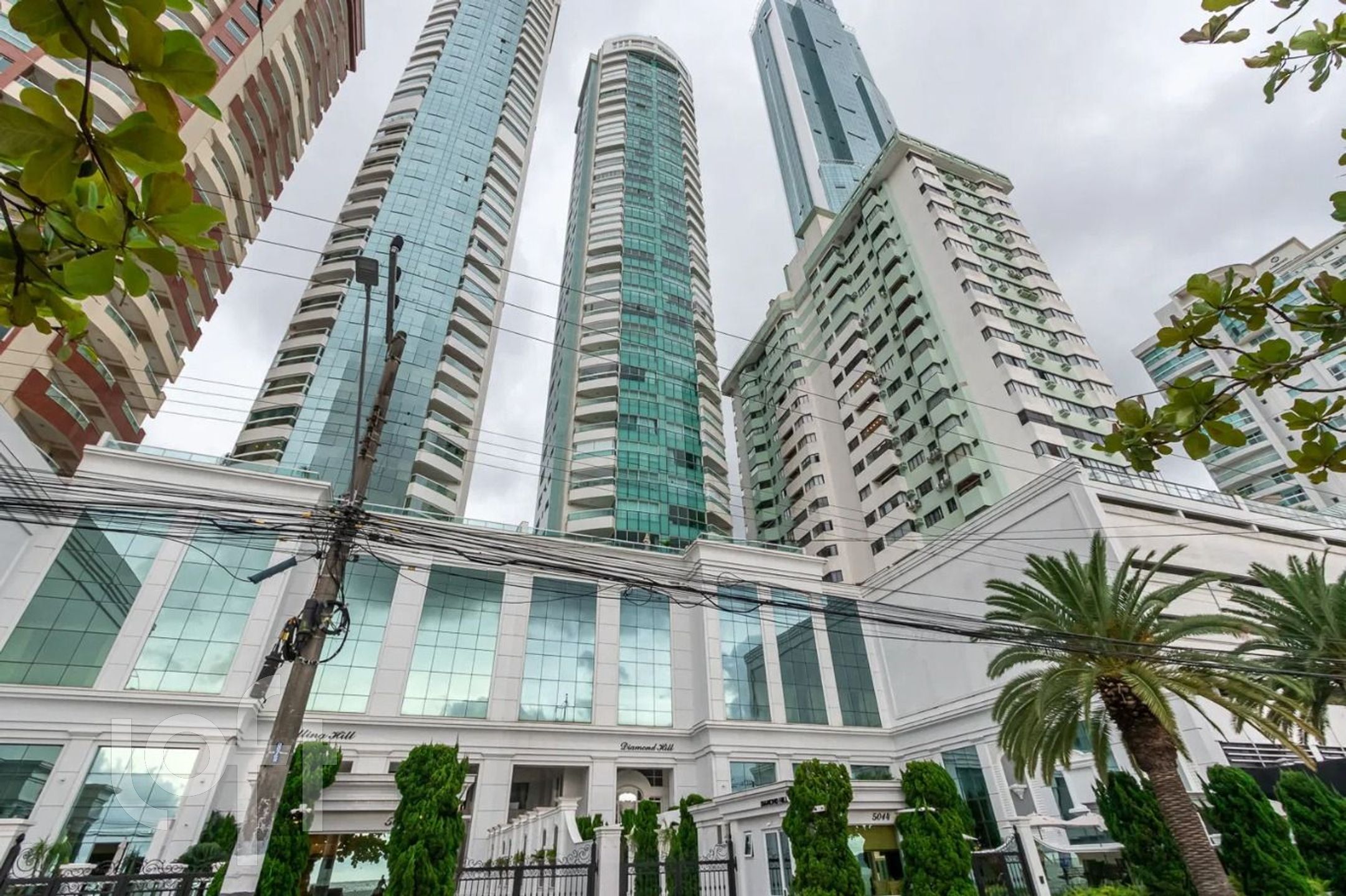 Apartamento à venda em Barra Sul com 284 m², 4 quartos, 4 suítes, 4 vagas
