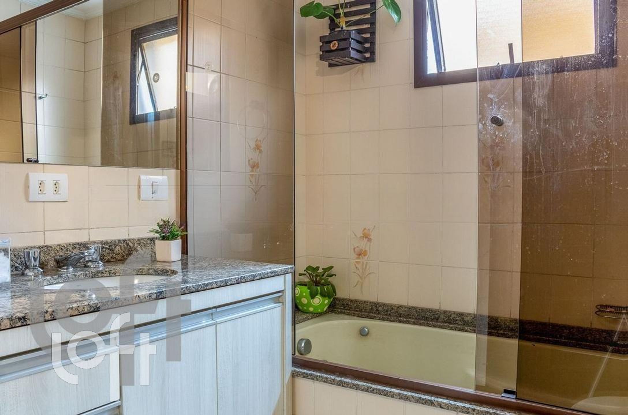 Apartamento à venda com 3 quartos, 113m² - Foto 1