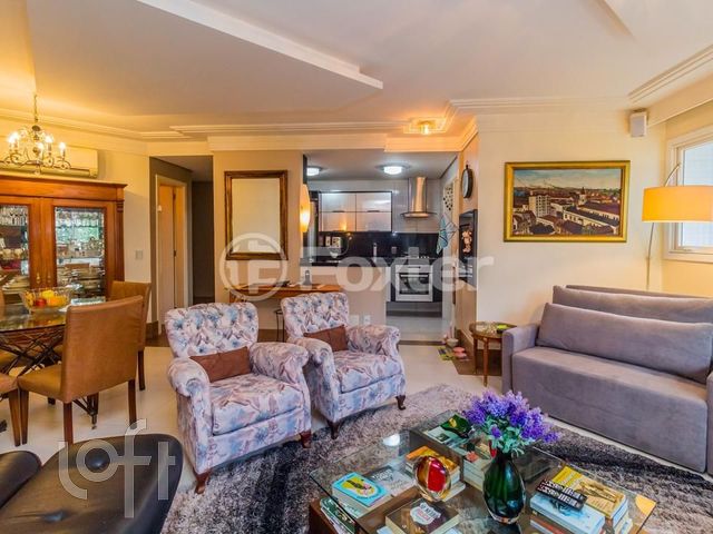 Apartamento com 102m², 3 dormitórios, 1 suíte, 2 vagas, Petrópolis em Porto Alegre