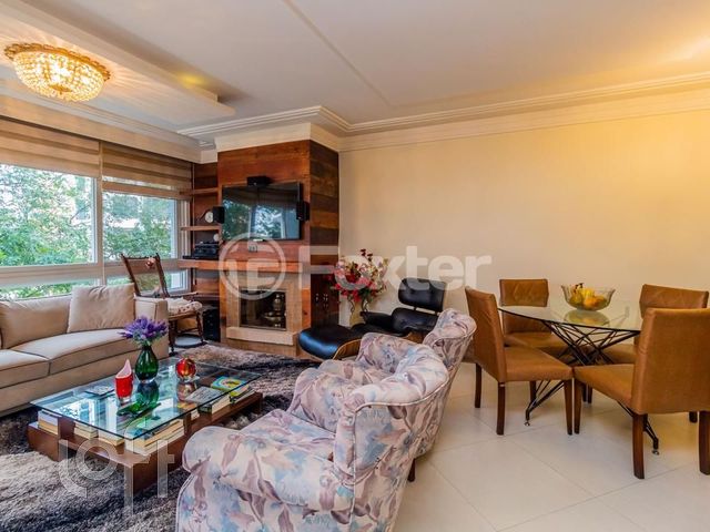 Apartamento com 102m², 3 dormitórios, 1 suíte, 2 vagas, Petrópolis em Porto Alegre