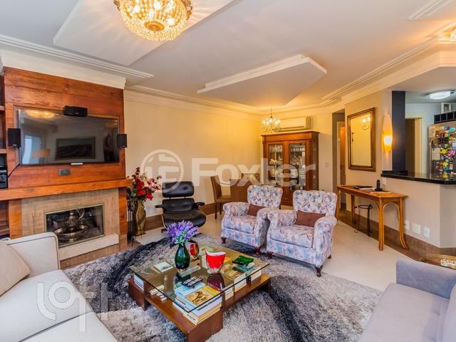 Apartamento com 102m², 3 dormitórios, 1 suíte, 2 vagas, Petrópolis em Porto Alegre