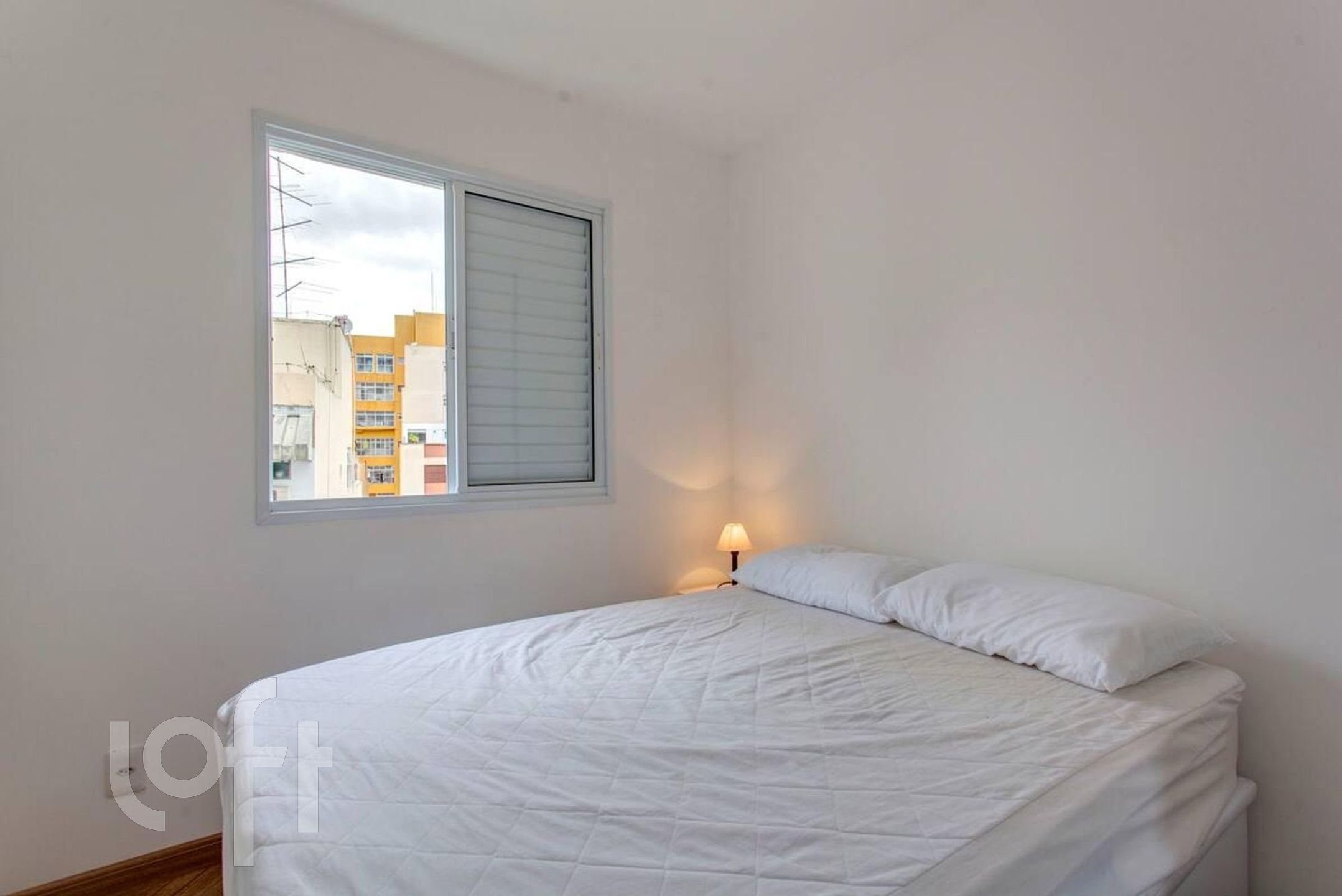 Apartamento à venda com 1 quarto, 36m² - Foto 2