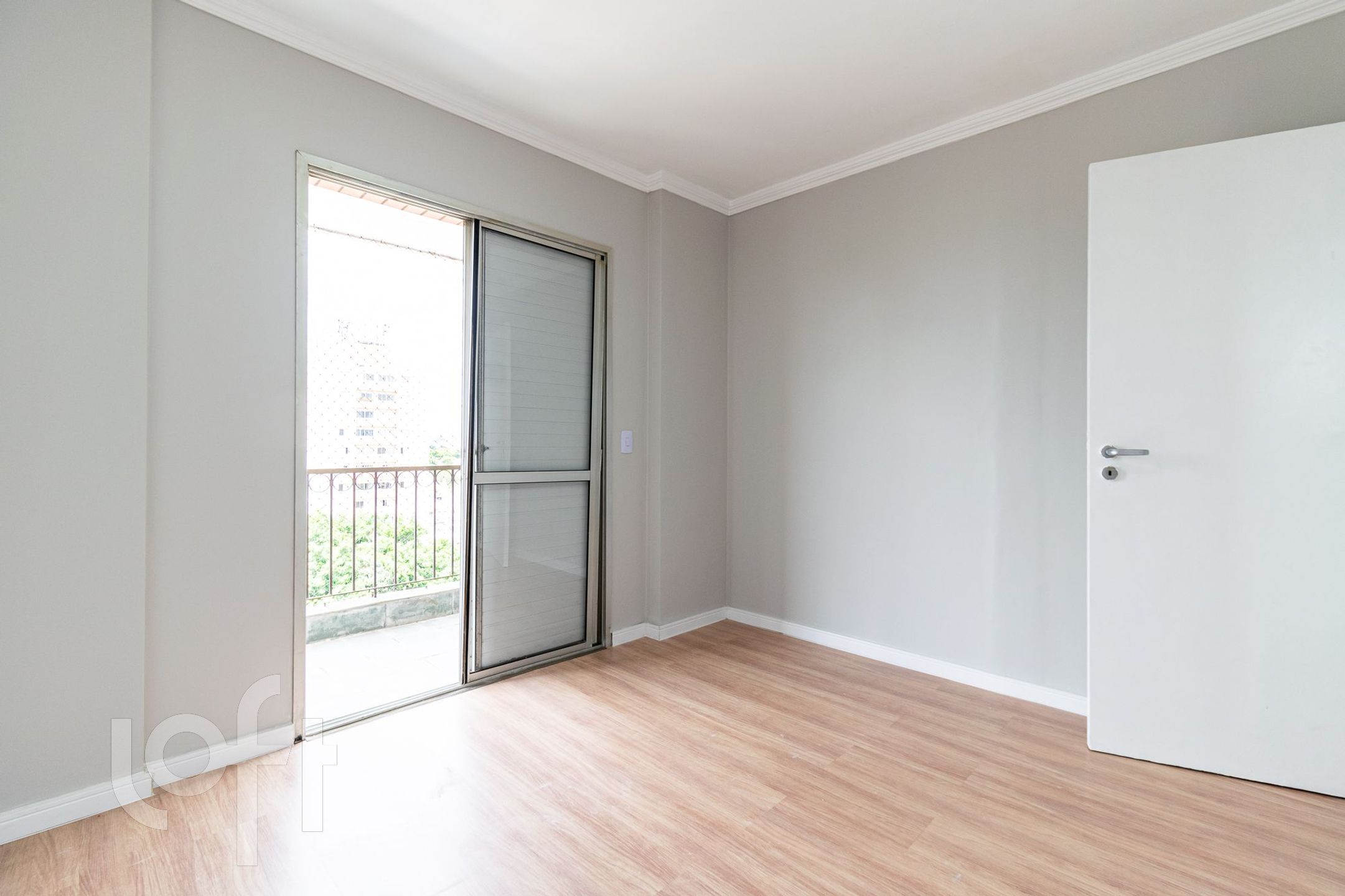 Apartamento à venda com 2 quartos, 65m² - Foto 3