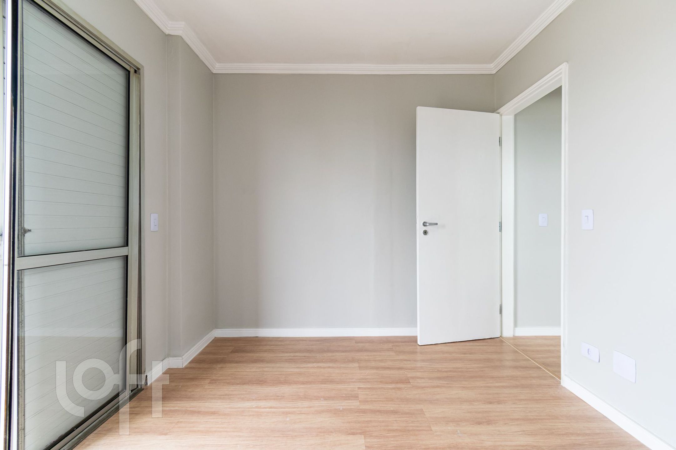 Apartamento à venda com 2 quartos, 65m² - Foto 4