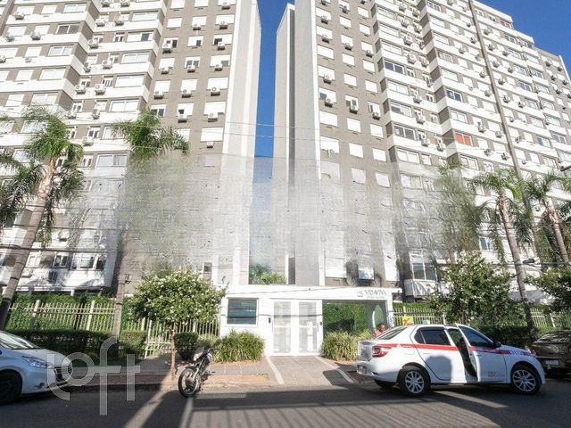 Apartamento com 72m², 3 dormitórios, 1 suíte, 2 vagas, São João em Porto Alegre