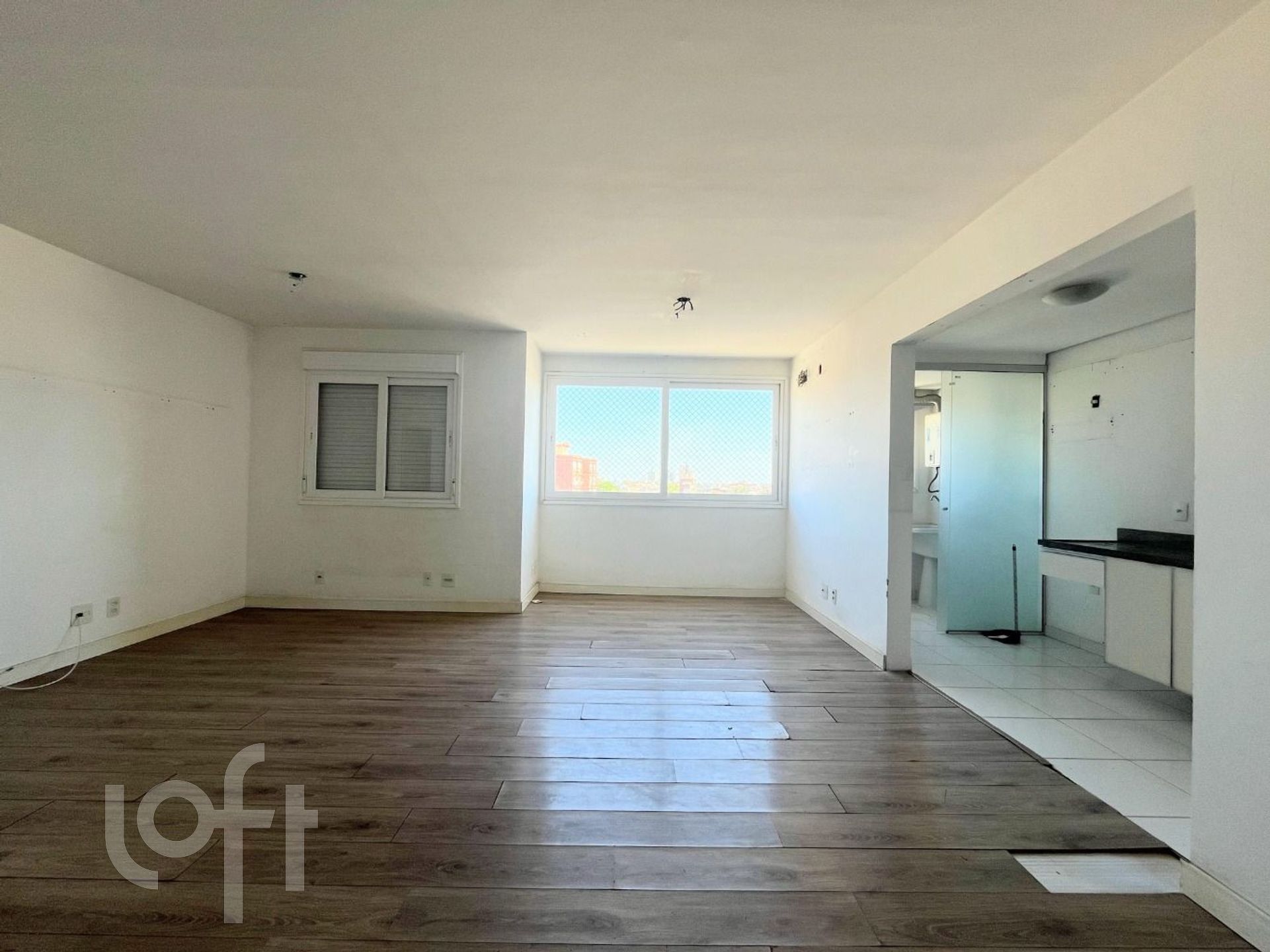 Apartamento com 72m², 3 dormitórios, 1 suíte, 2 vagas, São João em Porto Alegre