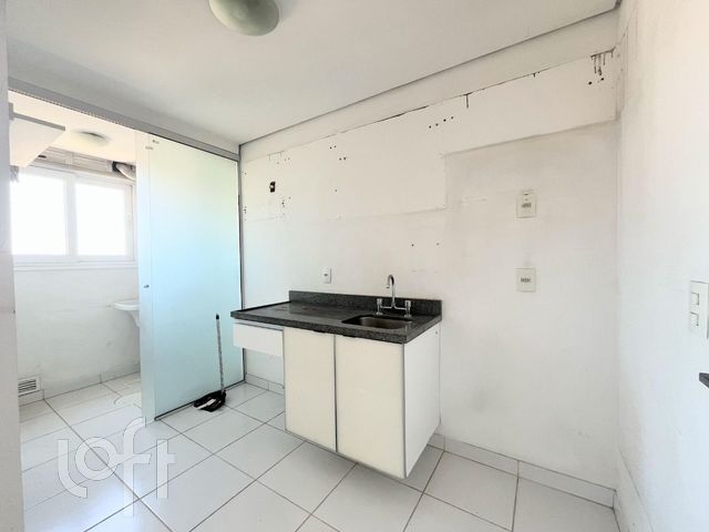 Apartamento com 72m², 3 dormitórios, 1 suíte, 2 vagas, São João em Porto Alegre