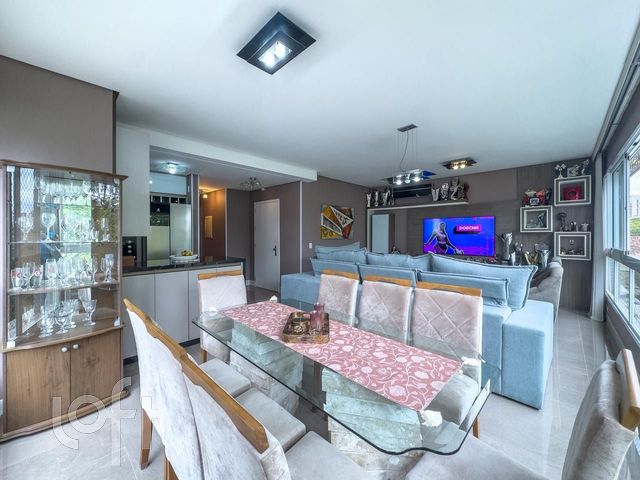 Apartamento com 94m², 2 dormitórios, 2 vagas, Petrópolis em Porto Alegre