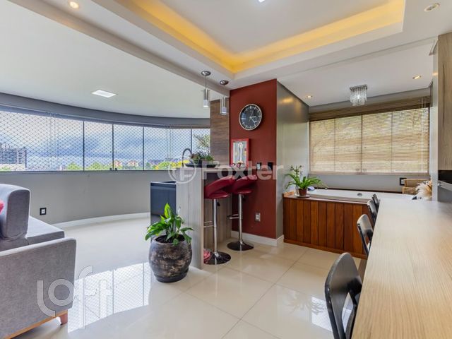 Apartamento com 111m², 3 dormitórios, 1 suíte, 2 vagas, Boa Vista em Porto Alegre