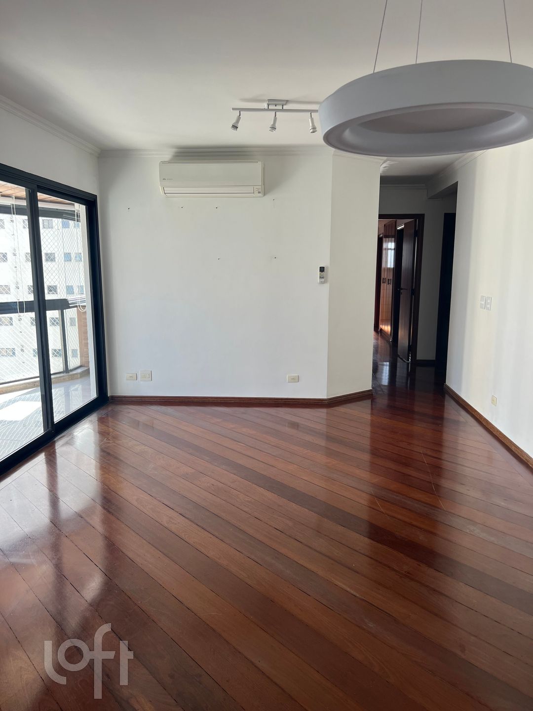 Apartamento à venda com 3 quartos, 144m² - Foto 1