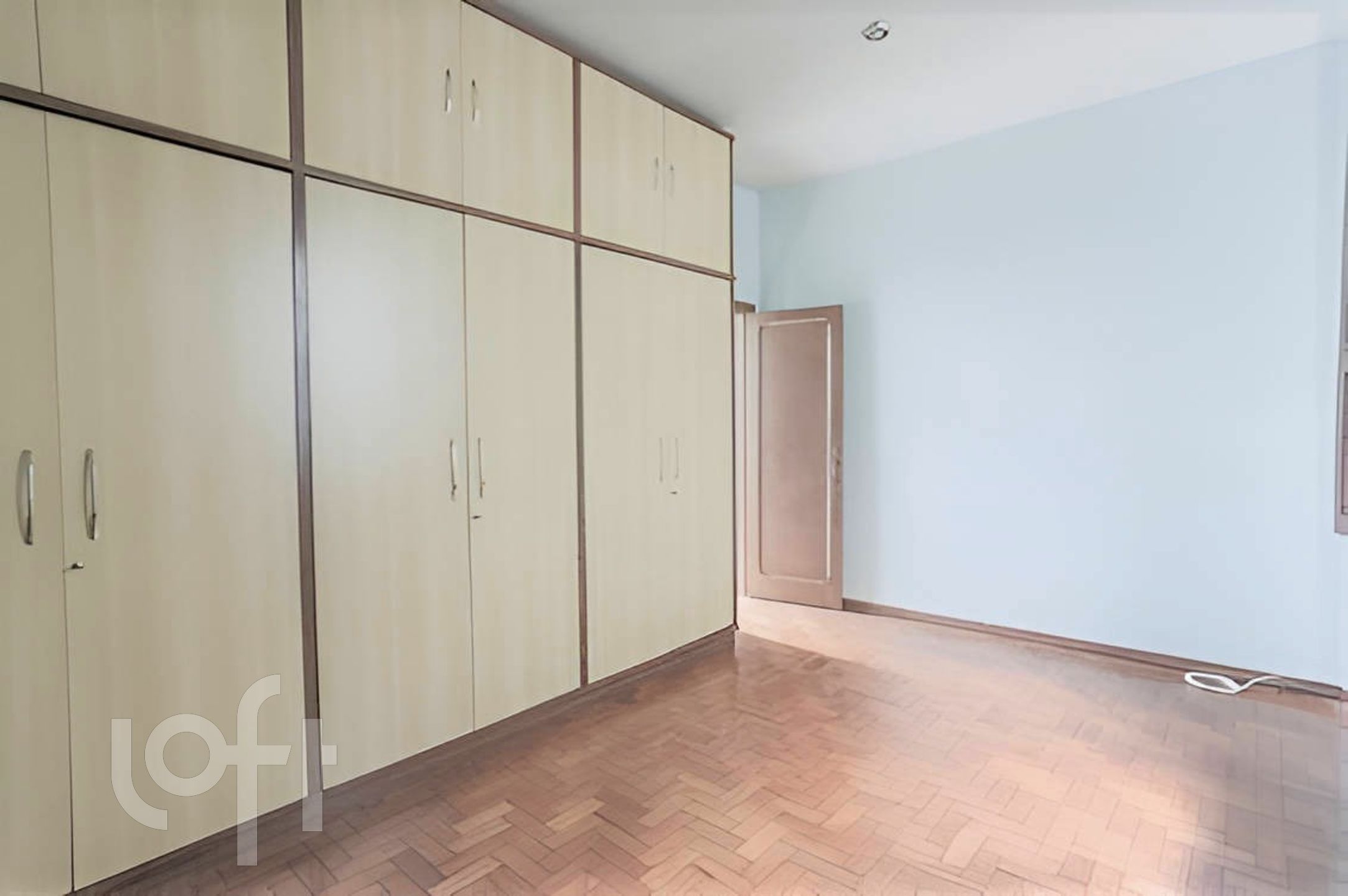 Casa à venda com 5 quartos, 200m² - Foto 2