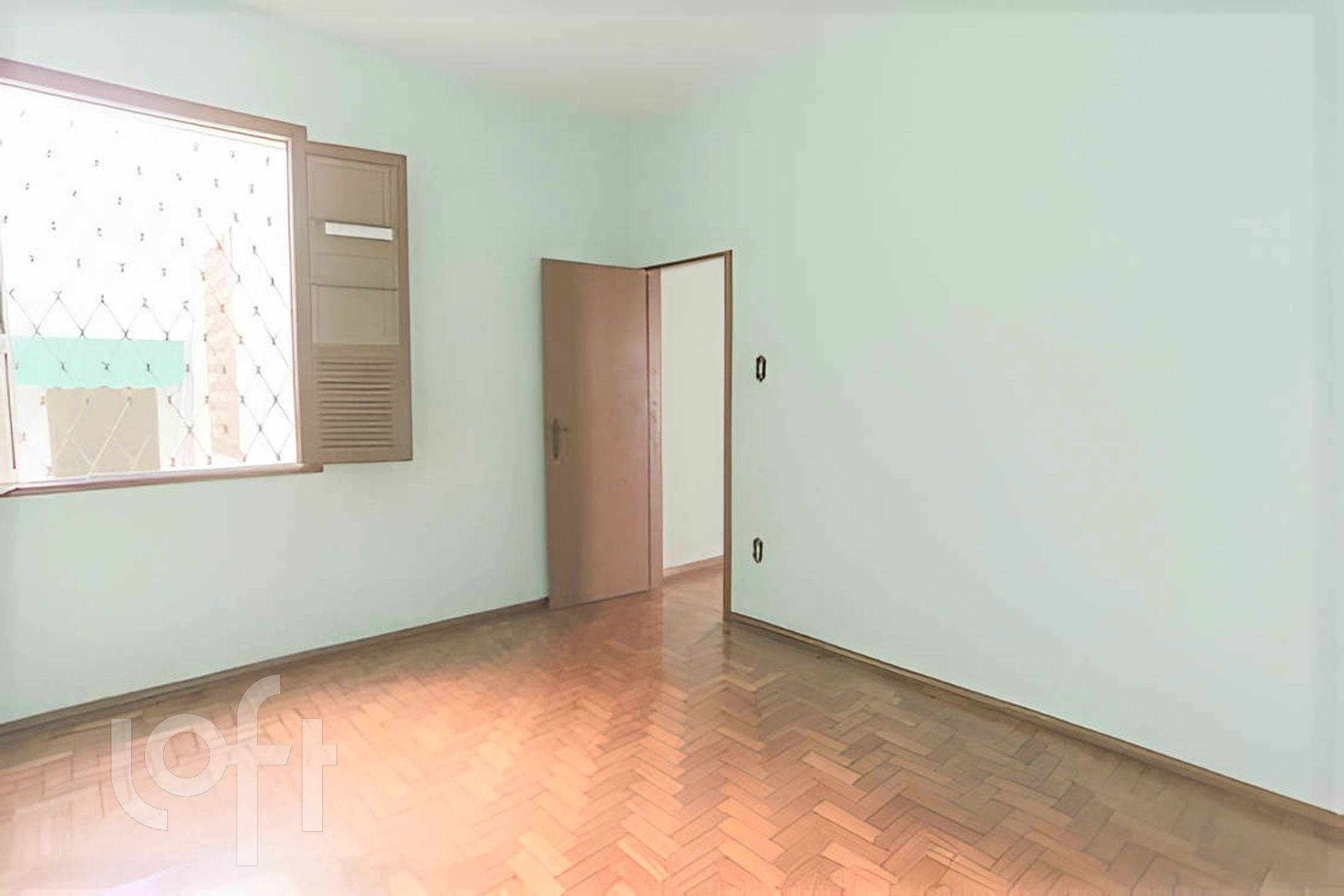 Casa à venda com 5 quartos, 200m² - Foto 4