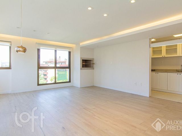 Apartamento com 75m², 2 dormitórios, 1 suíte, 2 vagas, Petrópolis em Porto Alegre