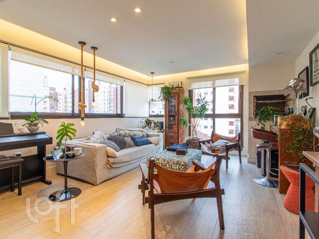 Apartamento com 75m², 2 dormitórios, 1 suíte, 2 vagas, Petrópolis em Porto Alegre