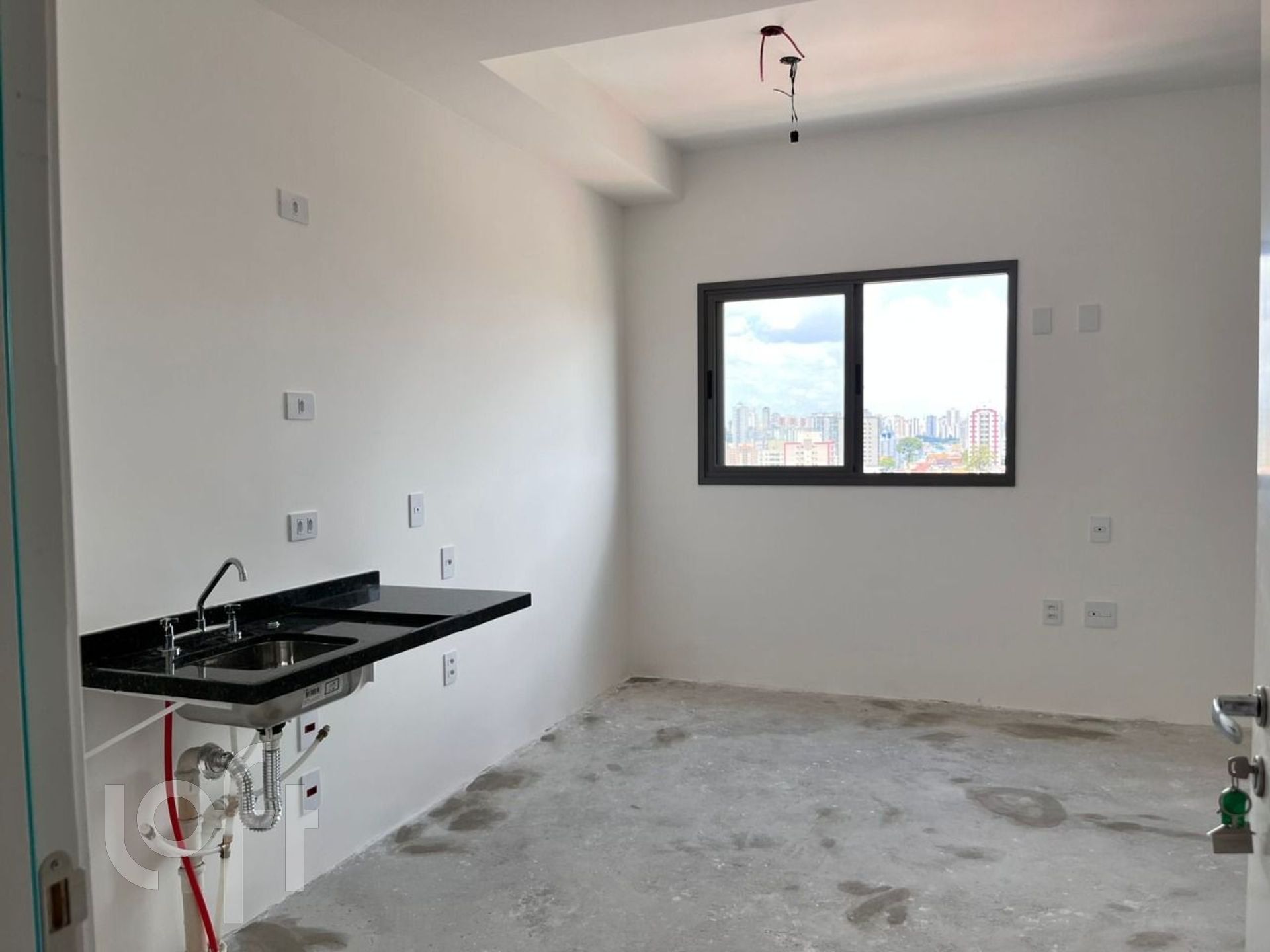 Apartamento à venda com 2 quartos, 30m² - Foto 1