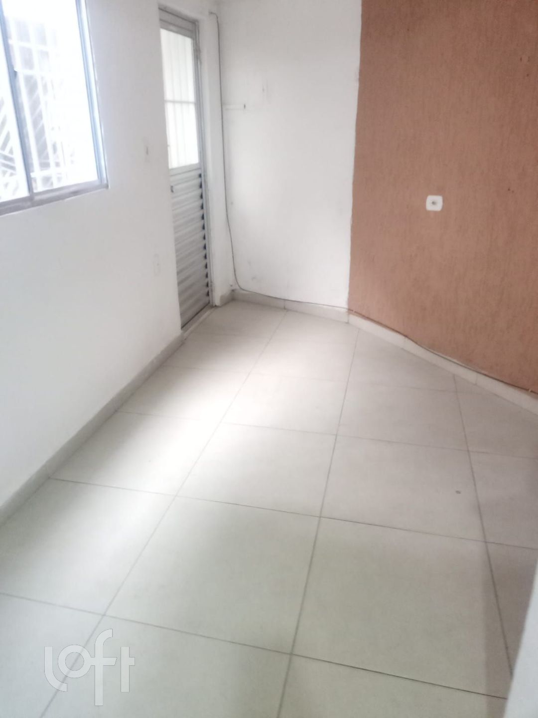 Casa à venda com 1 quarto, 32m² - Foto 2