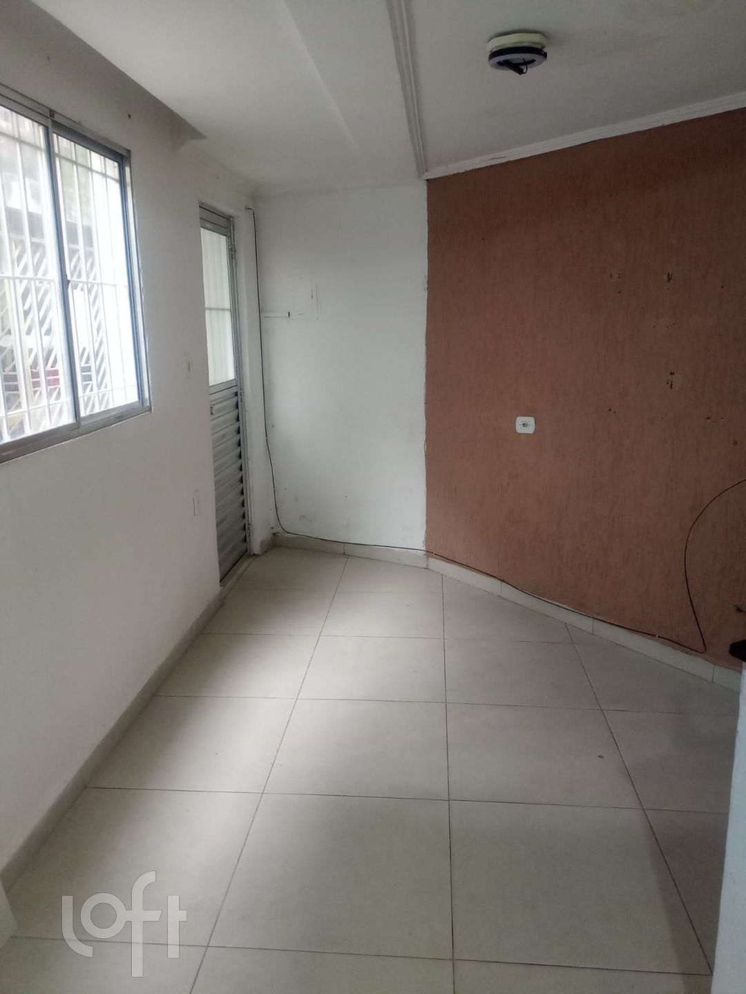 Casa à venda com 1 quarto, 32m² - Foto 1