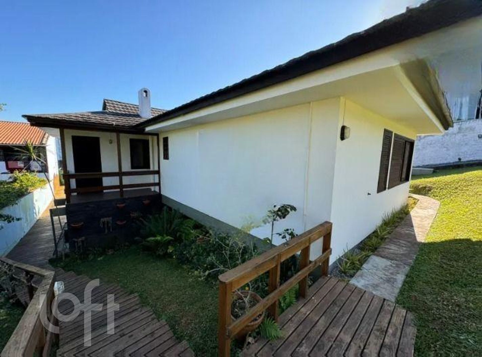 Casa Residencial com 181m², 4 quartos, 3 suítes, 4 garagens, no bairro Ponta das Canas em Florianópolis