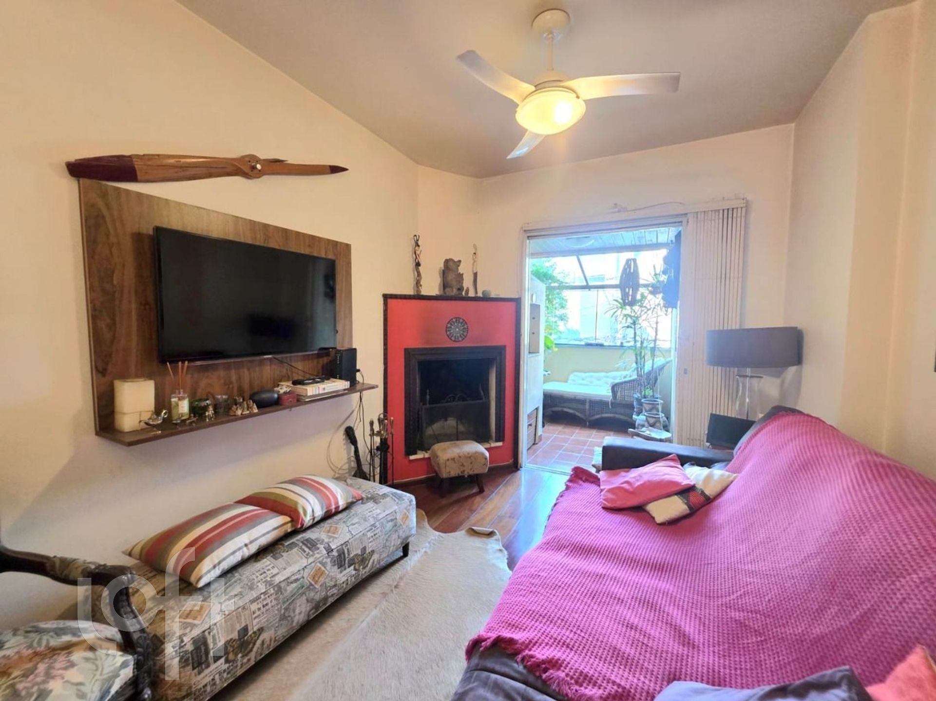 Apartamento com 78m², 2 dormitórios, 1 suíte, 1 vaga, Jardim Botânico em Porto Alegre